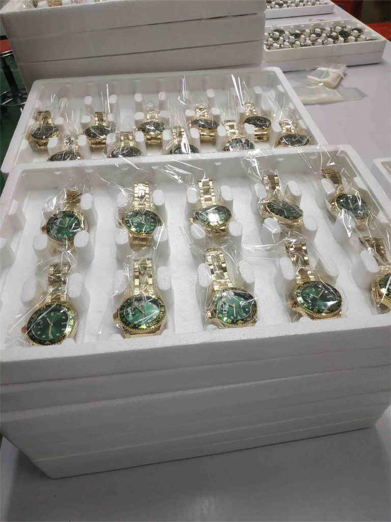 PVD gold stainless steel watches from Dous Watch factory