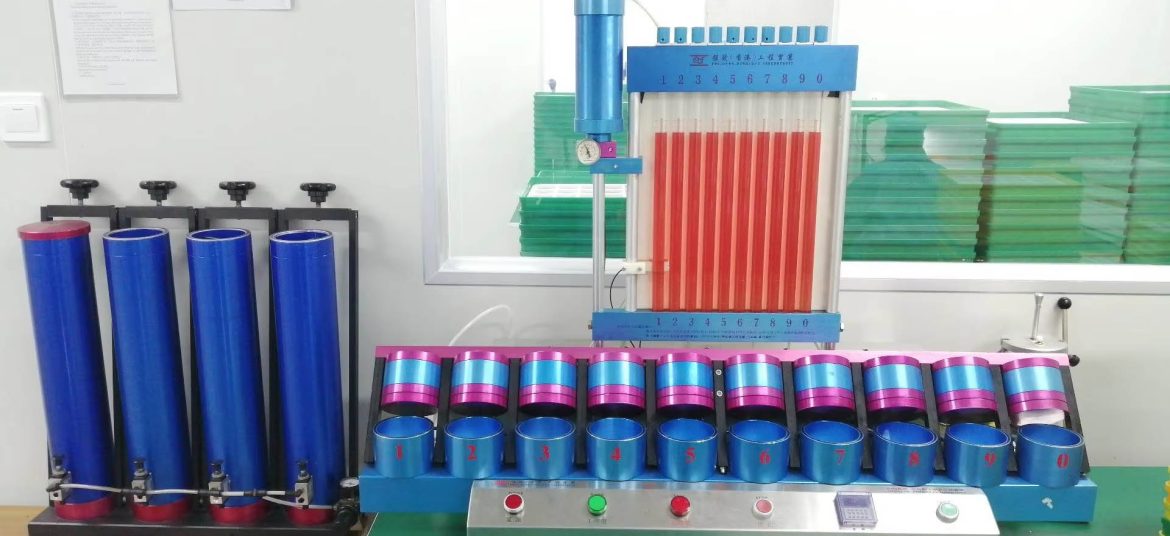 Water-resistant test machine at Dous Watch factory