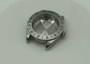 316L SS watch case with a 24-hour fixed bezel